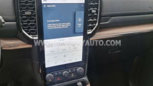 Xe Ford Everest Titanium 2.0L 4x2 AT 2022