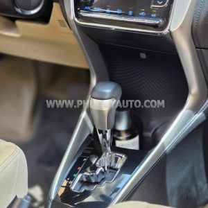 Xe Toyota Yaris 1.5G 2019