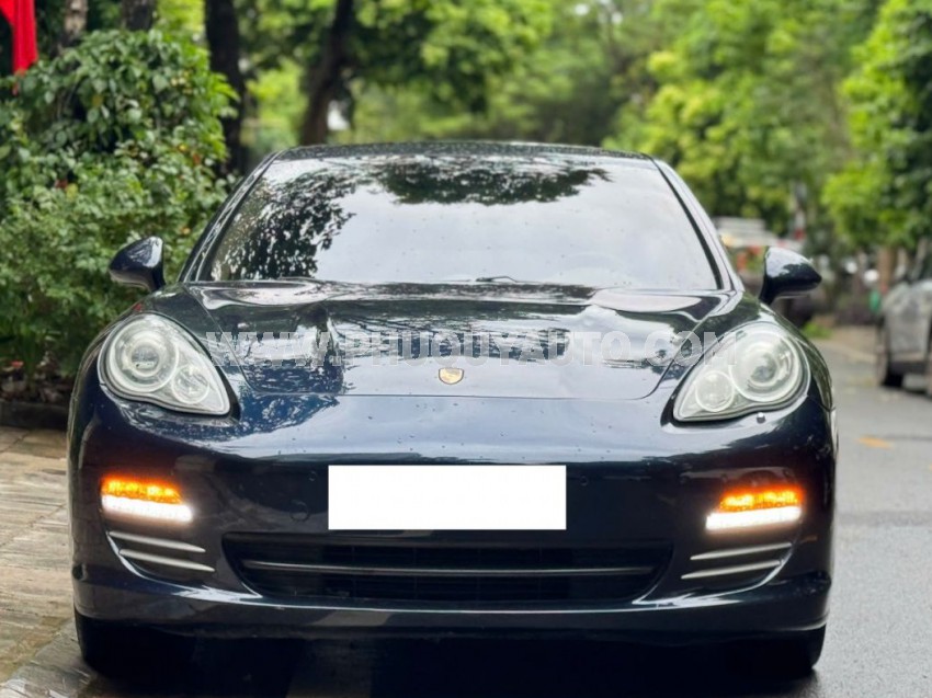 Porsche Panamera 4