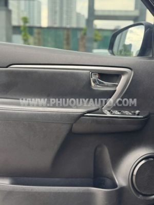 Xe Toyota Fortuner 2.4G 4x2 AT 2020
