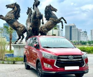 Xe Toyota Innova 2.0 Venturer 2018