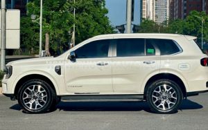 Xe Ford Everest Titanium Plus 2.0L 4x4 AT 2024