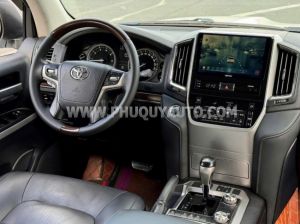 Xe Toyota Land Cruiser VX 4.6 V8 2016