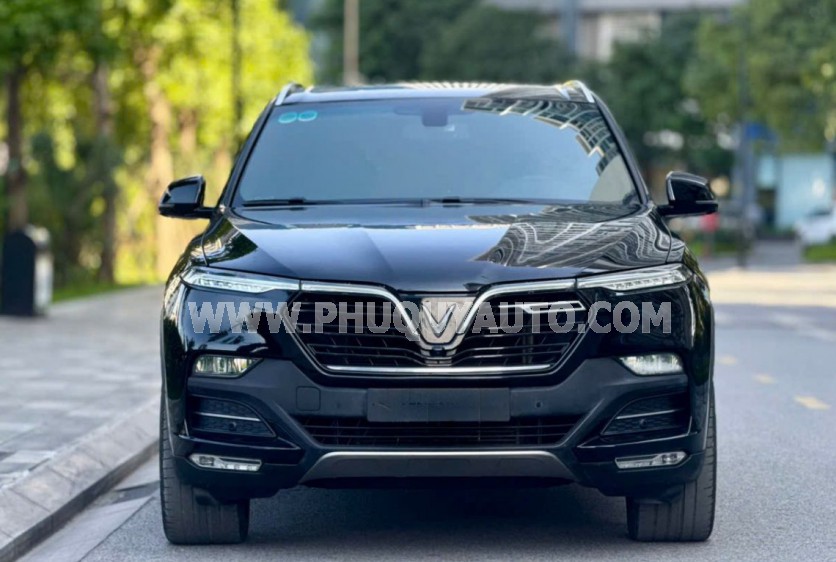 VinFast Lux SA 2.0 Premium 2.0 AT
