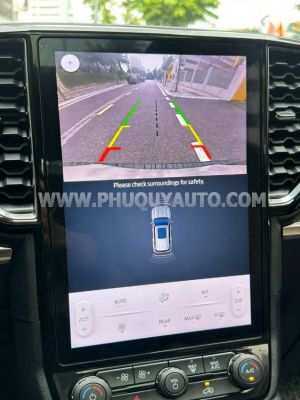 Xe Ford Everest Titanium 2.0L 4x2 AT 2022