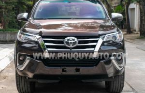 Xe Toyota Fortuner 2.7V 4x2 AT 2019