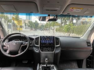 Xe Toyota Land Cruiser VX 4.6 V8 2016