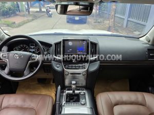 Xe Toyota Land Cruiser 4.6 V8 2020