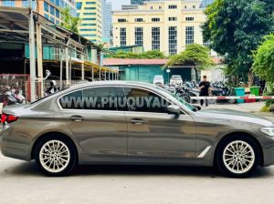 Xe BMW 5 Series 520i Luxury 2021